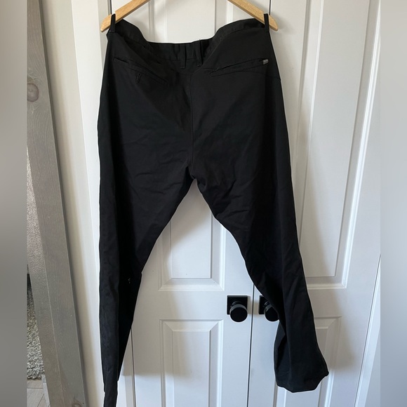 Black Volcom pants size 36. - Picture 3 of 3
